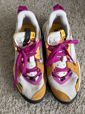 Jordan Athletic Shoes White Yellow Pink